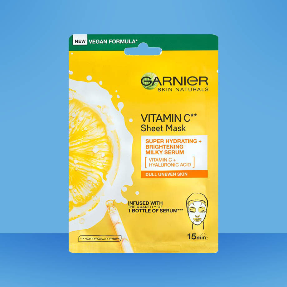 Garnier Skin Naturals Vitamín C - Rozjasňujúca plátenná maska s kyselinou hyalurónovou.