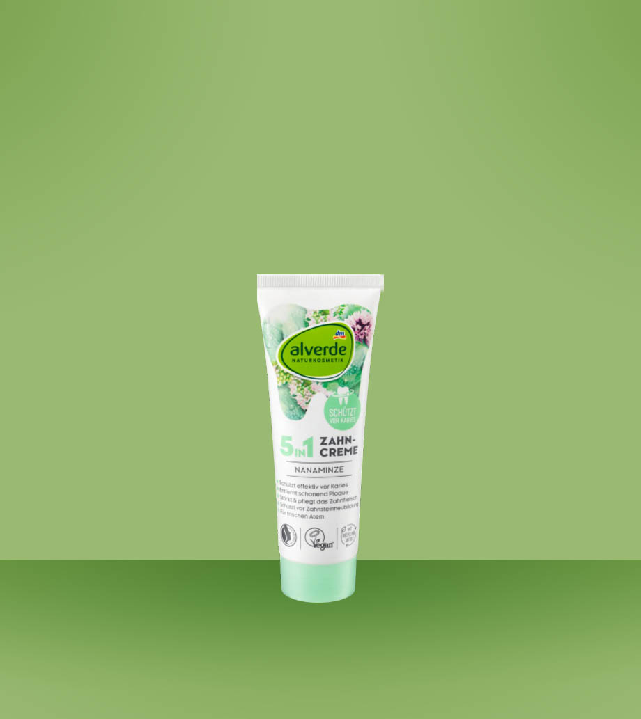 Darček pre ženy Alverde Zubná pasta 5v1 mätová 75ml Alverde NATURKOSMETIK Mätová zubná pasta 5v1